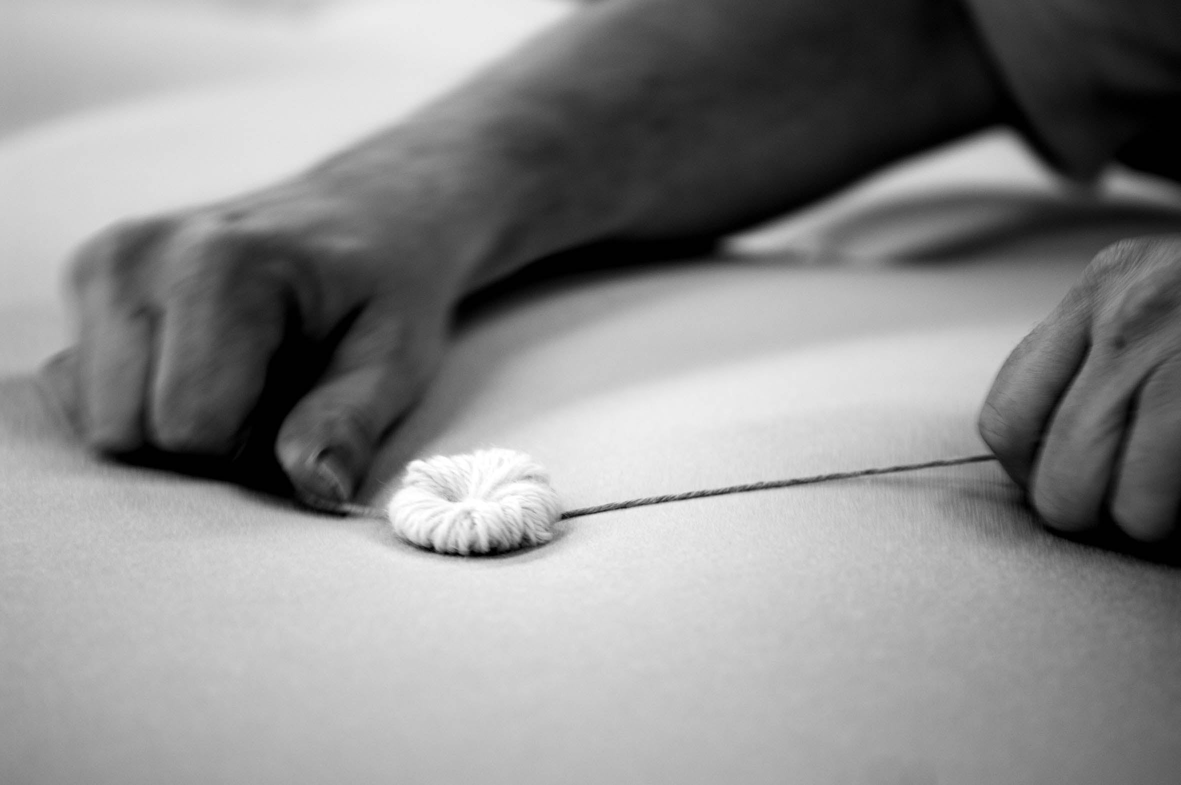 Hand tufting